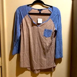 UK2LA super cute jersey like casual shirt